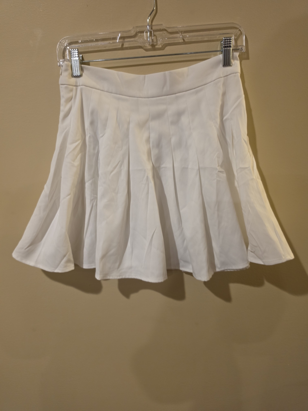 Shein Women’s White Pleated Mini Skirt